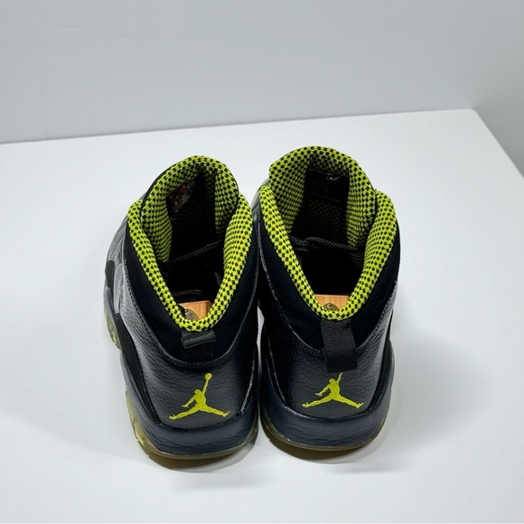 The Jordan 10 Retro Venom Green - Picture 7 of 13